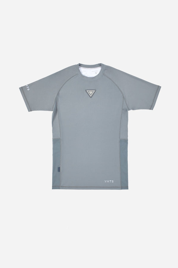 SPRING/ SUMMER 2024 SPECIAL EDITION "BLACK LABEL"  RASH GUARD 雖死不敗 GREY